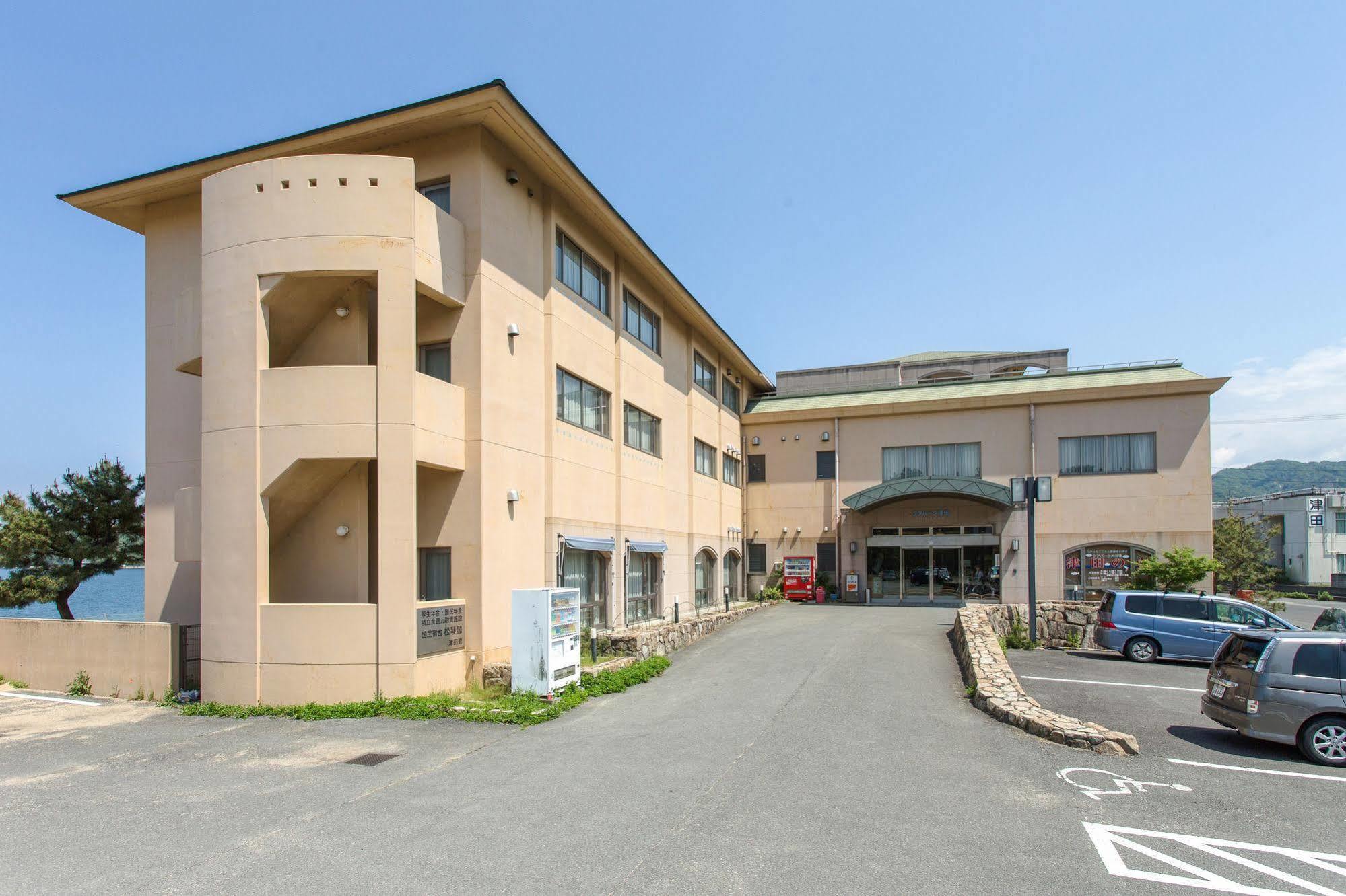 Quapark Tsuda Hotel Sanuki  Bagian luar foto